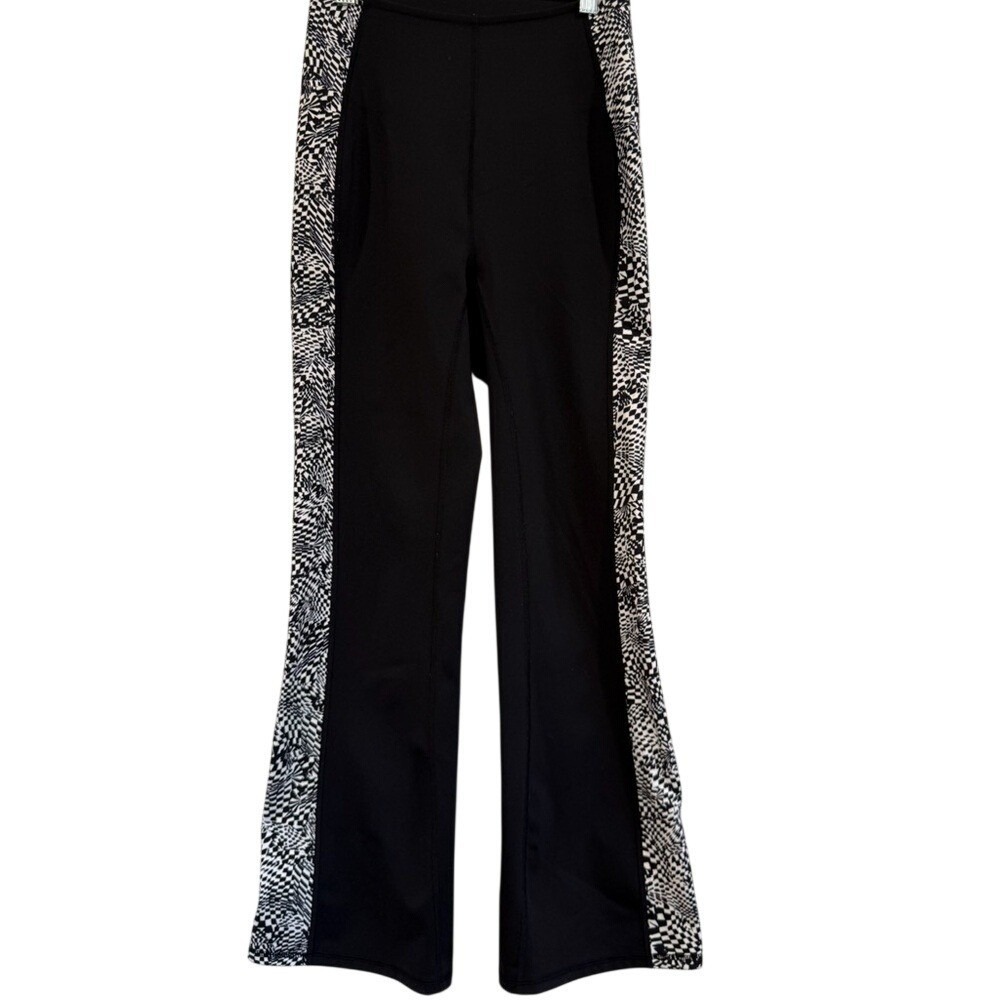 Free People Movement Checkmate Flare Leggings Black White Stripe Pants Sz XS - Picture 9 of 16